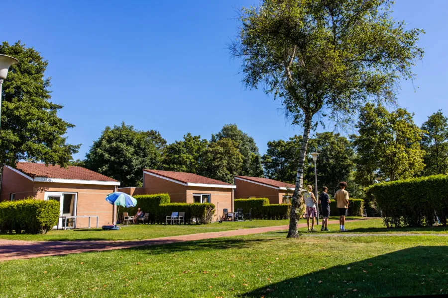 Friesland-Vakantiepark-Bergumermeer-Bungalow-4