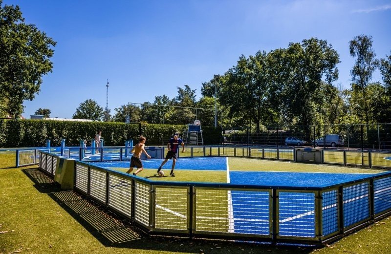 Vakantiepark met voetbalveld friesland